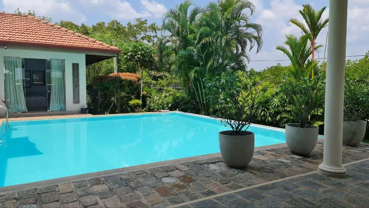 Villa Mirisgala - Luxury Villa By Negombo Lagoon